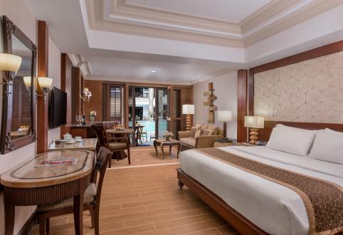Junior Suite with Direct Pool Access